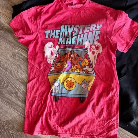 3 Scooby Doo Tops - Picture 3 of 6